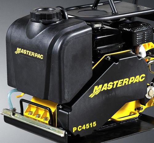 Виброплита бензиновая 90 кг MASTERPAC PC4515WCH.2 с баком для воды (двигатель Honda GX160) изображение