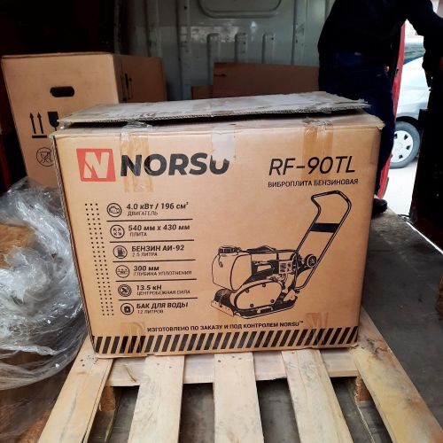 Виброплита бензиновая 90 кг NORSU RF-90TL с баком для воды, артикул RF-90TL изображение