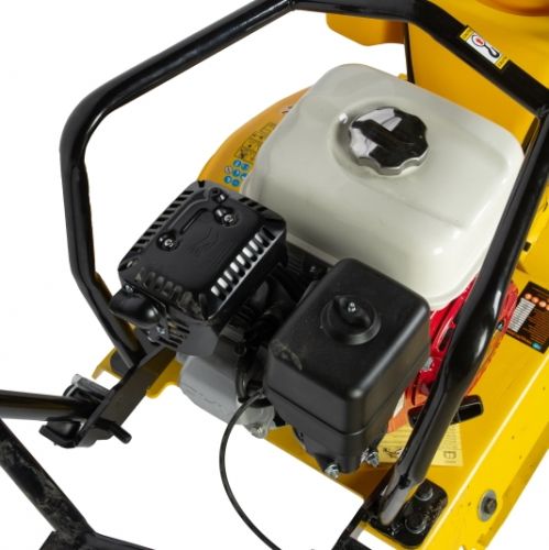 Виброплита бензиновая 90 кг TOR C-80T с баком для воды, двигатель Honda, артикул 1010055 изображение